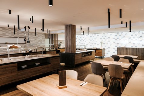 Bildungshaus_Sankt_Magdalena_neues_Restaurant.jpg  