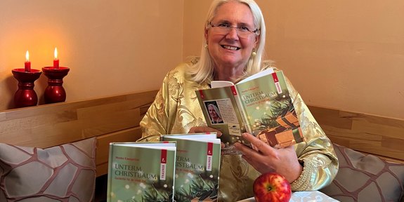 Weihnachtslesung mit Monika Krautgartner: Unterm Christbaum