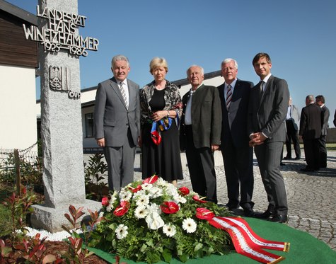 Foto-Kranzniederlegung-Winetzhammer.jpg  